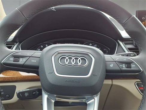 Used 2023 Audi Q5 2.0T Premium w/ Convenience Package image 14