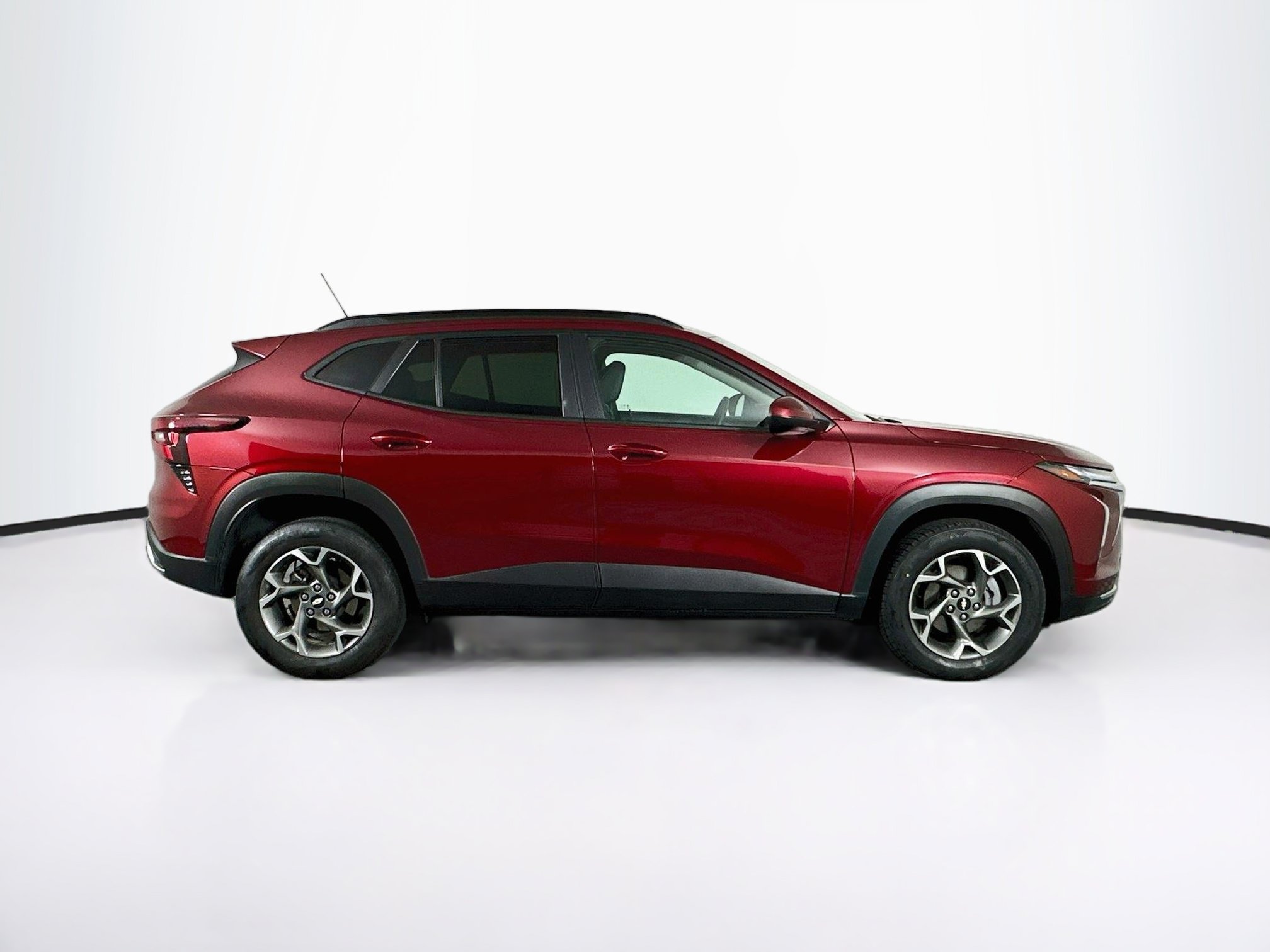 Used 2025 Chevrolet Trax LT FWD image 10