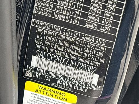 Used 2018 Land Rover Discovery Sport SE image 31