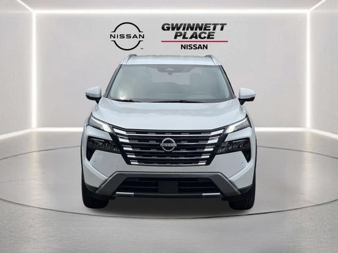 Certified 2026 Nissan Rogue SL FWD image 27