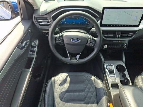 Used 2023 Ford Escape Platinum w/ Premium Technology Package AWD/4WD image 11