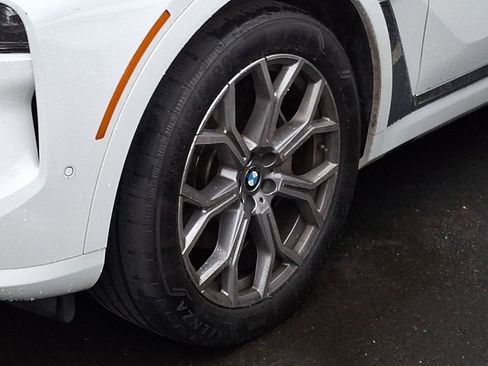 Used 2024 BMW X7 xDrive40i AWD/4WD image 10