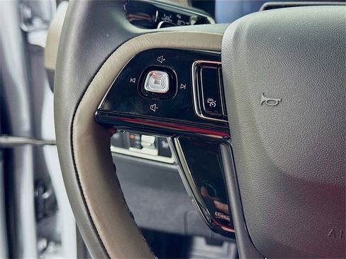 Used 2025 Lincoln Corsair Reserve w/ Equipment Group 202A image 15