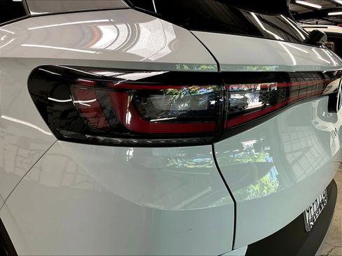 Used 2022 Volkswagen ID.4 Pro S w/ Gradient Package image 32