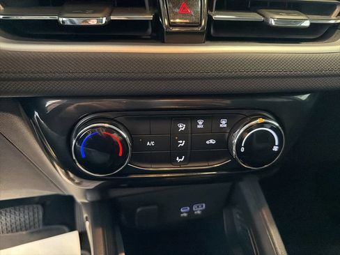Used 2025 Chevrolet TrailBlazer LT AWD/4WD image 14