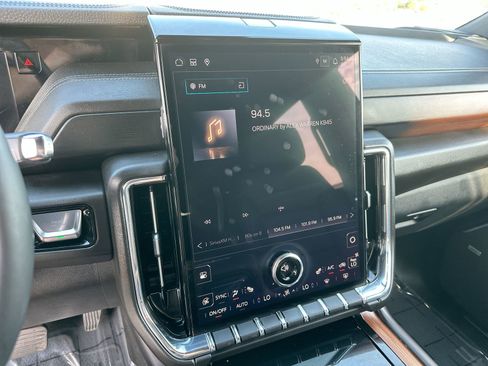 Used 2025 GMC Yukon Denali image 16