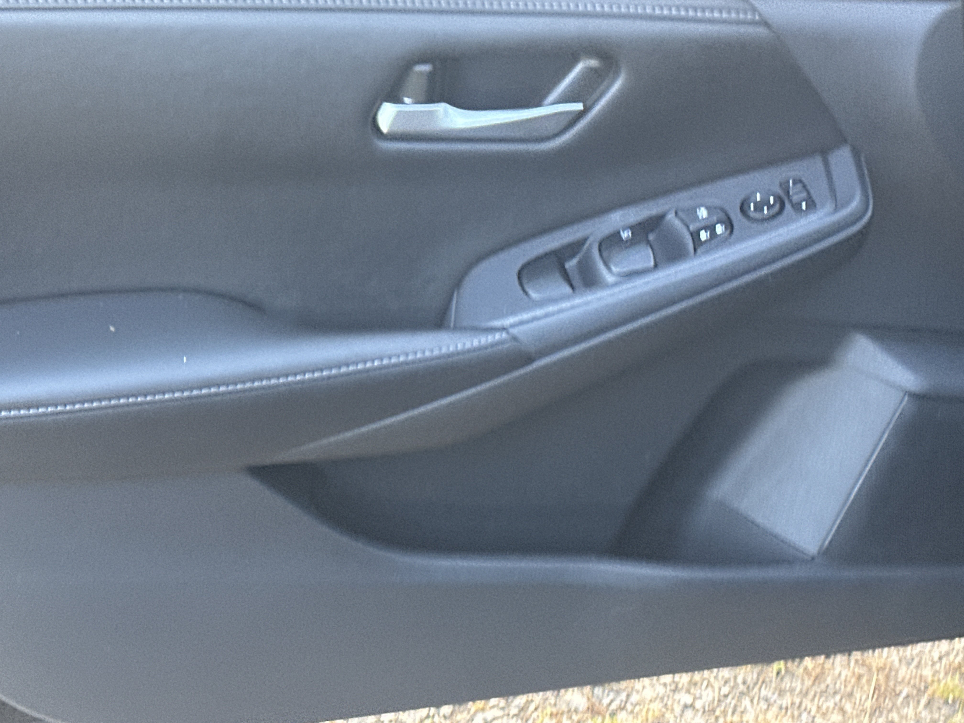 Used 2024 Nissan Sentra SV FWD image 10