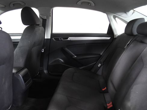 Used 2016 Volkswagen Passat 1.8T S image 22