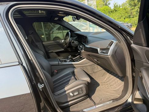 Used 2021 BMW X5 M50i AWD/4WD image 26