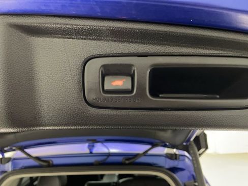 Used 2025 Honda CR-V EX-L image 9