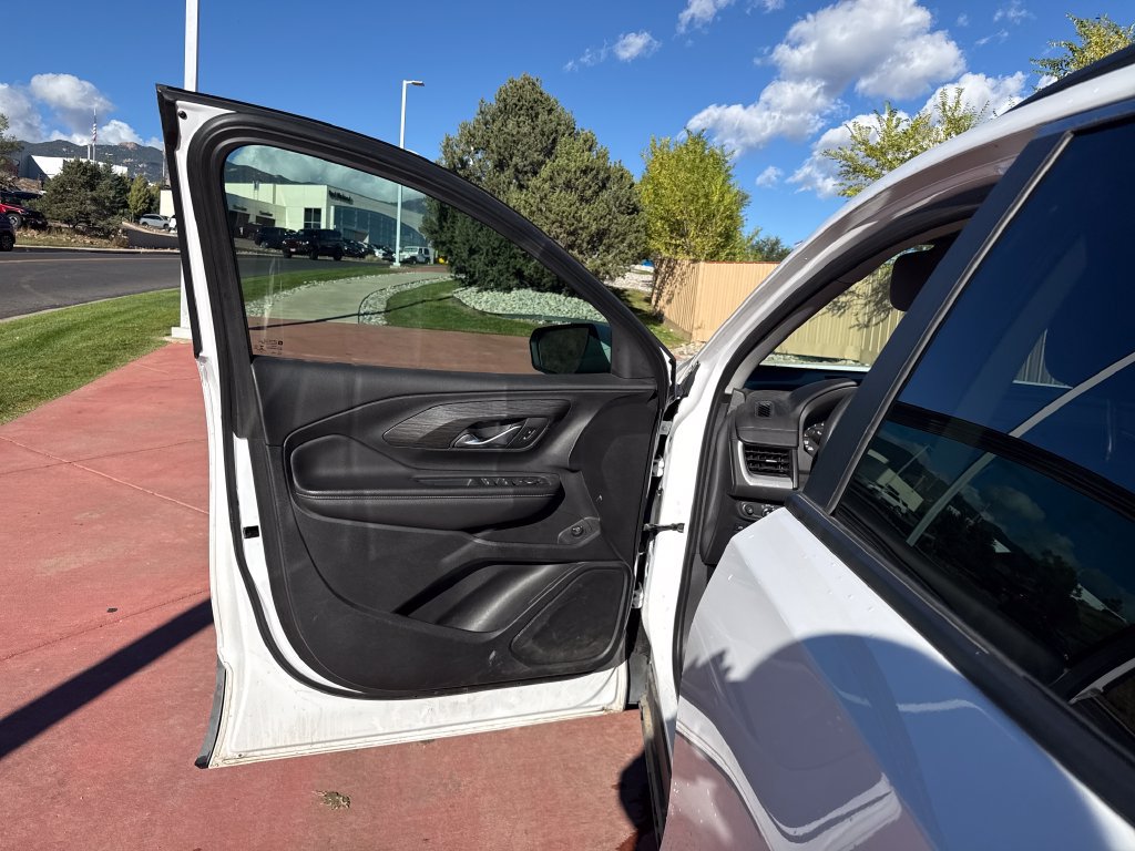 Used 2022 GMC Terrain SLE w/ Driver Convenience Package AWD/4WD image 11