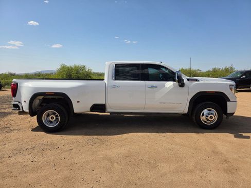 Used 2022 GMC Sierra 3500 Denali w/ Denali Ultimate Package AWD/4WD image 4