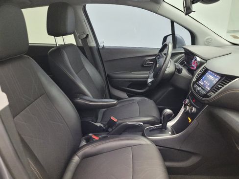 Used 2020 Chevrolet Trax LT w/ Driver Confidence Package image 21