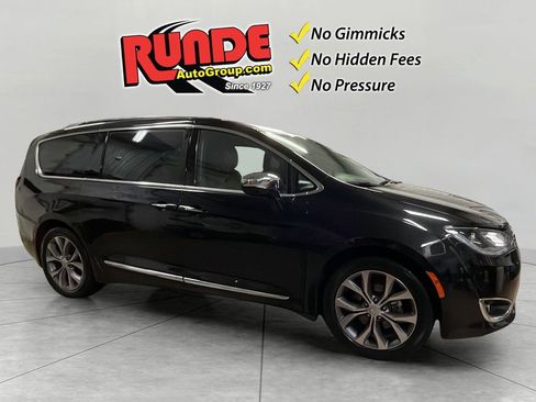 Used 2020 Chrysler Pacifica Limited w/ Tire & Wheel Group image 7