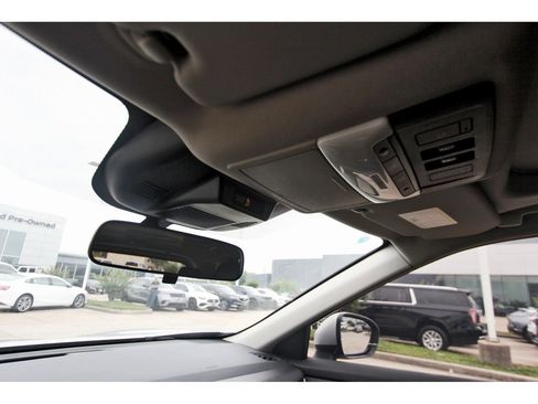 Used 2025 Nissan Rogue SV w/ SV Premium Package FWD image 18