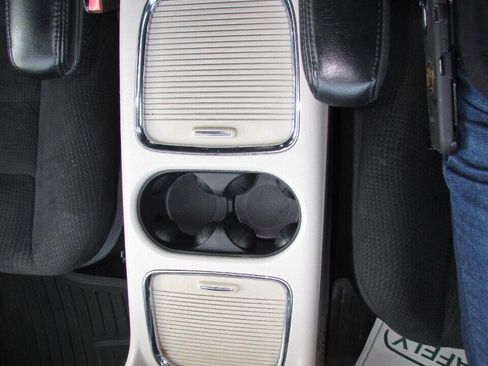 Used 2015 Dodge Grand Caravan SXT image 59