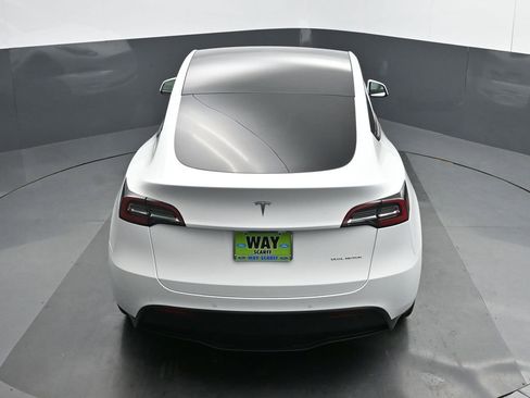Used 2022 Tesla Model Y Long Range image 42