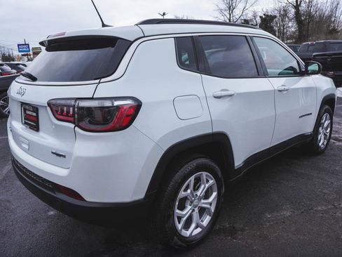 Used 2024 Jeep Compass Latitude image 5