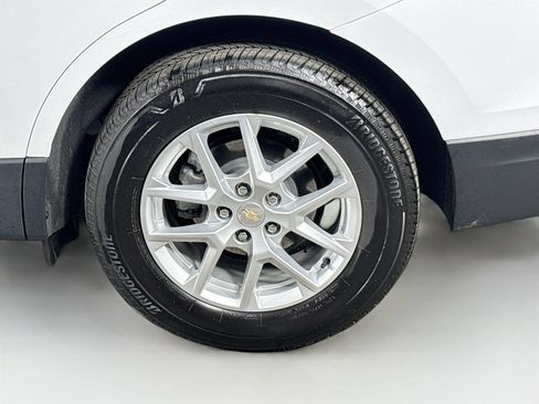 Used 2023 Chevrolet Equinox LT AWD/4WD image 9
