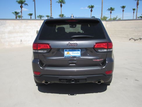 Used 2021 Jeep Grand Cherokee Trailhawk w/ Premium Lighting Group AWD/4WD image 7