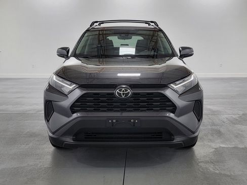 Used 2022 Toyota RAV4 XLE w/ Convenience Package FWD image 3