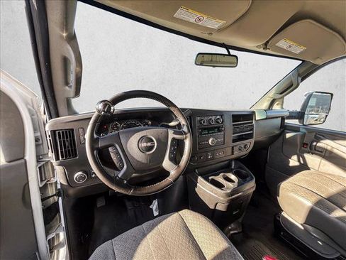 Used 2022 GMC Savana 3500 Extended w/ Power Convenience Package image 18