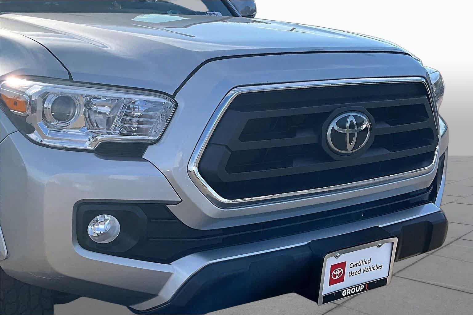 Used 2022 Toyota Tacoma SR5 w/ Technology Package AWD/4WD image 29