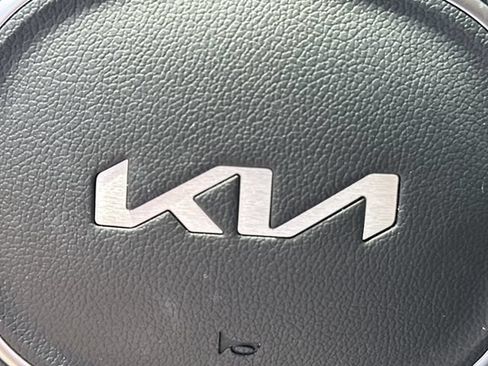 Used 2023 Kia Sorento S FWD image 26