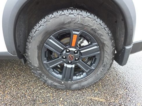 Used 2025 Nissan Rogue SV AWD/4WD image 63