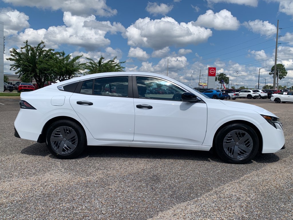 New 2027 Nissan Sentra SV FWD image 2