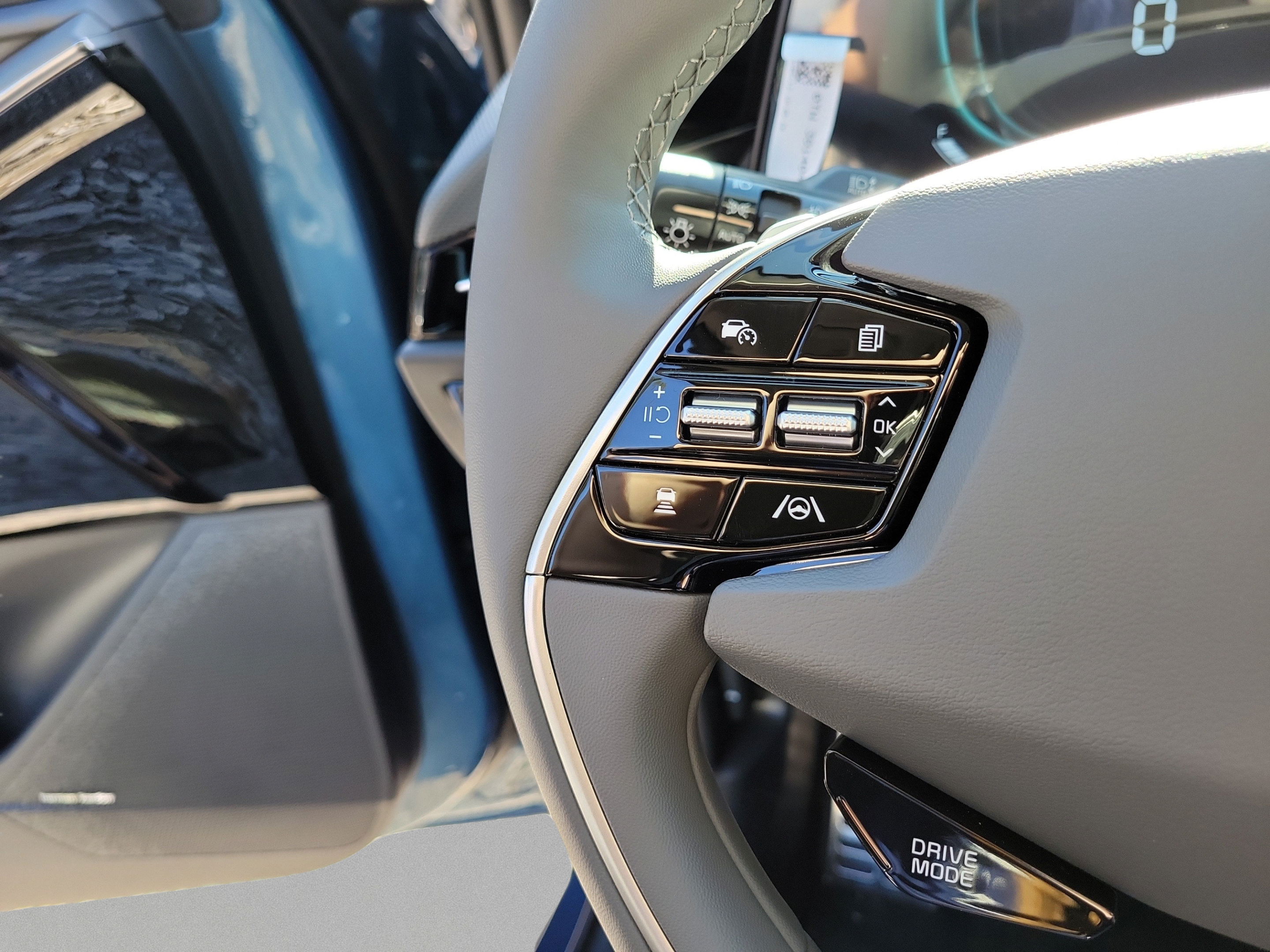 New 2026 Kia Niro SX Touring FWD image 25