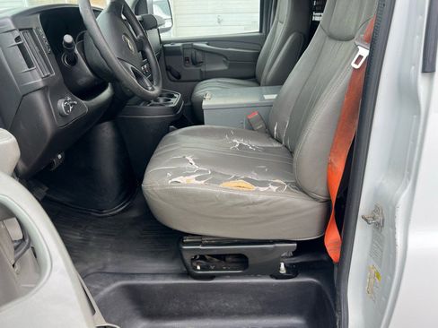 Used 2013 Chevrolet Express 2500 image 8