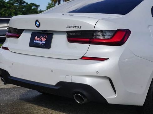 Used 2021 BMW 330i Sedan w/ M Sport Package RWD image 5