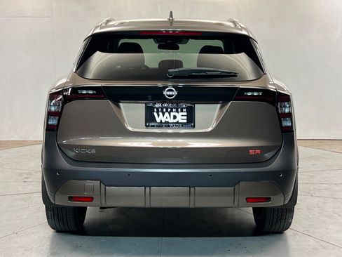Used 2025 Nissan Kicks SR FWD image 5