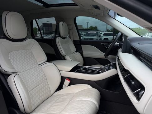 Used 2023 Lincoln Aviator Black Label w/ Dynamic Handling Package AWD/4WD image 29