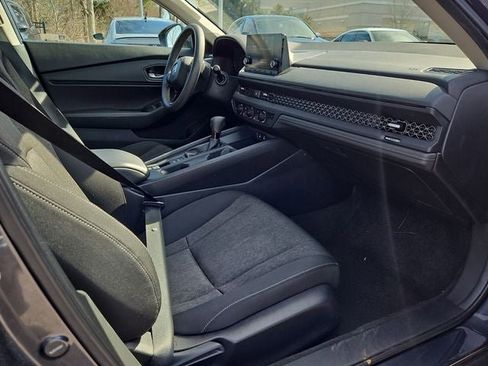 Used 2024 Honda Accord EX image 12