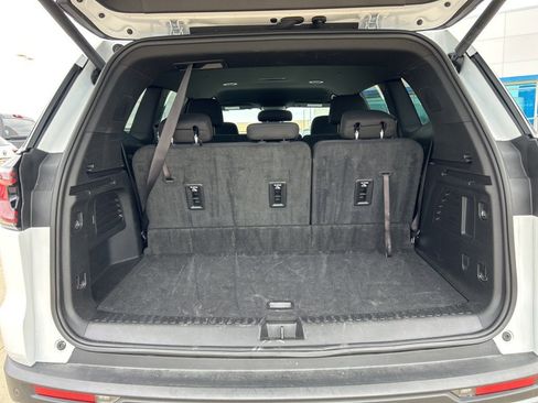 Used 2025 GMC Acadia Elevation image 7