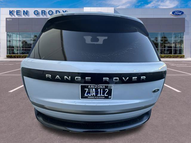 Used 2023 Land Rover Range Rover Long Wheelbase SE AWD/4WD image 5