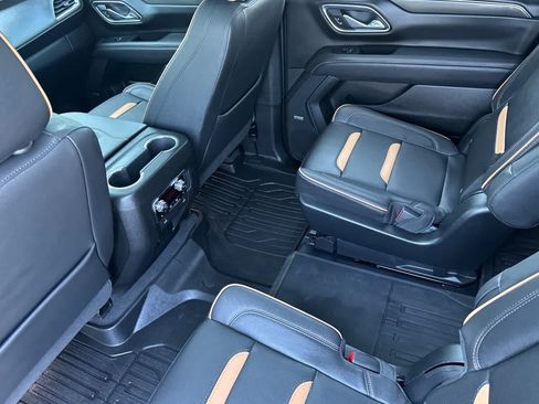 Used 2023 GMC Yukon XL AT4 w/ AT4 Premium Plus Package AWD/4WD image 4