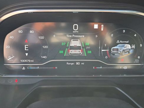 Used 2022 GMC Yukon XL AT4 AWD/4WD image 3