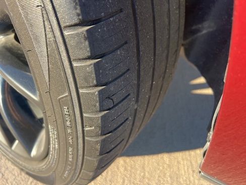 Used 2018 Dodge Challenger R/T w/ Driver Convenience Group image 5