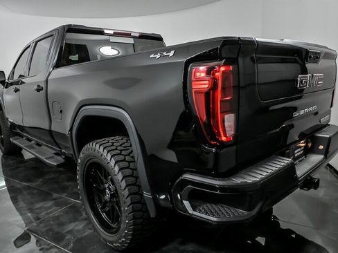 Used 2022 GMC Sierra 1500 Elevation w/ Elevation Premium Package AWD/4WD image 8