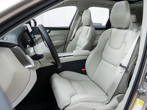 New 2026 Volvo XC60 B5 Ultra w/ Protection Package Premier image 13