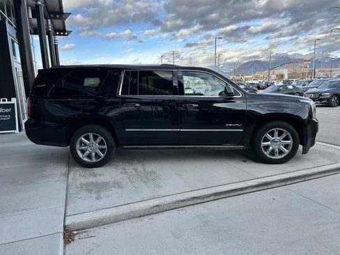 Used 2015 GMC Yukon XL Denali w/ Premium Package image 4