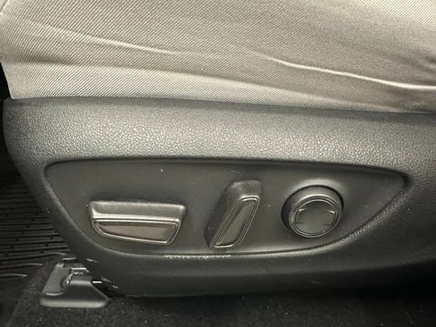 Used 2021 Toyota RAV4 XLE image 21