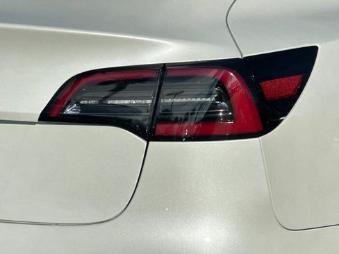 Used 2022 Tesla Model 3 image 15