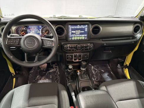 Used 2023 Jeep Gladiator Sport AWD/4WD image 8