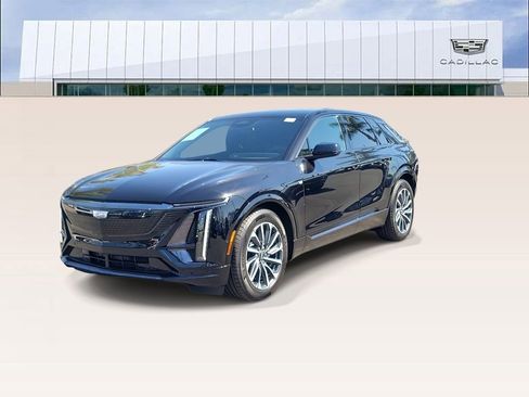 Certified 2024 Cadillac Lyriq Sport AWD/4WD image 4