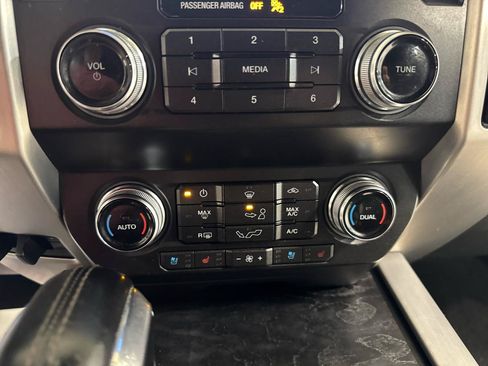 Used 2019 Ford F150 Platinum AWD/4WD image 22