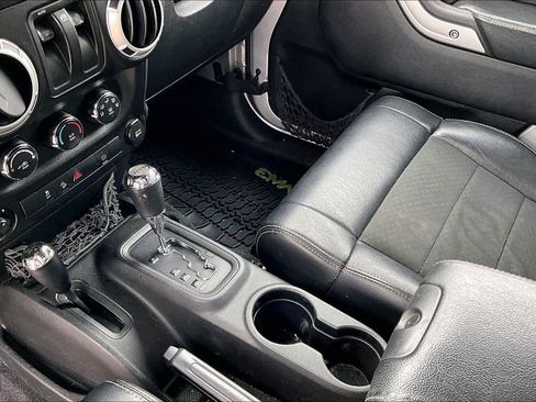 Used 2012 Jeep Wrangler Rubicon AWD/4WD image 11